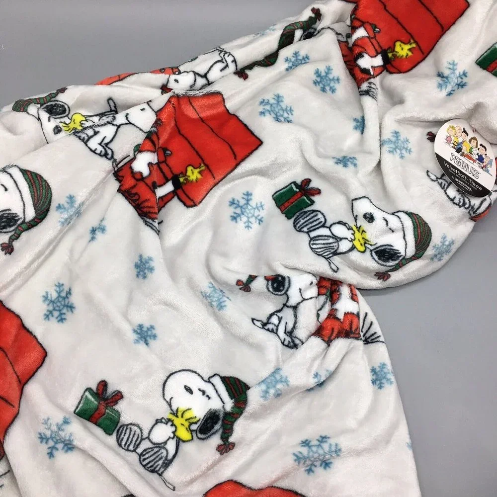 Peanuts Berkshire Christmas Stockings Snoopy Doghouse Throw Blanket Snowflakes